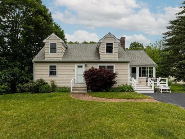 8 Summer St, Hopkinton, MA 01748