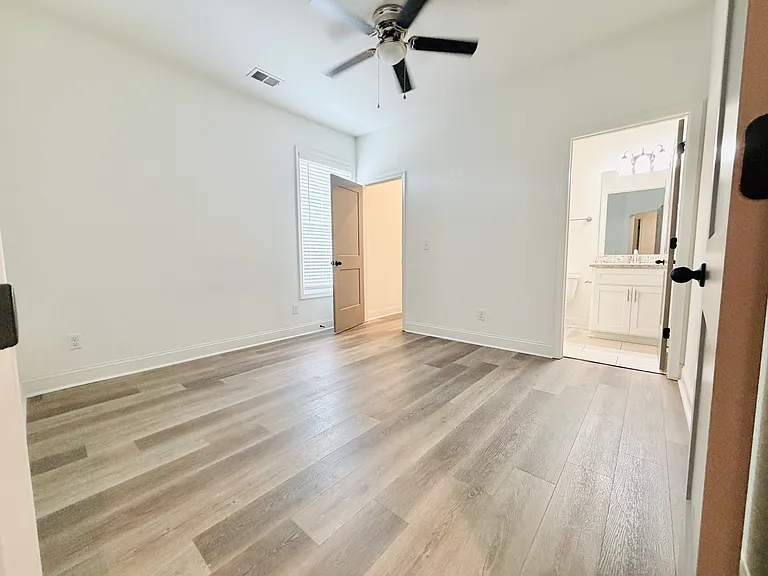 2035 Rosewood Dr — Photo 23