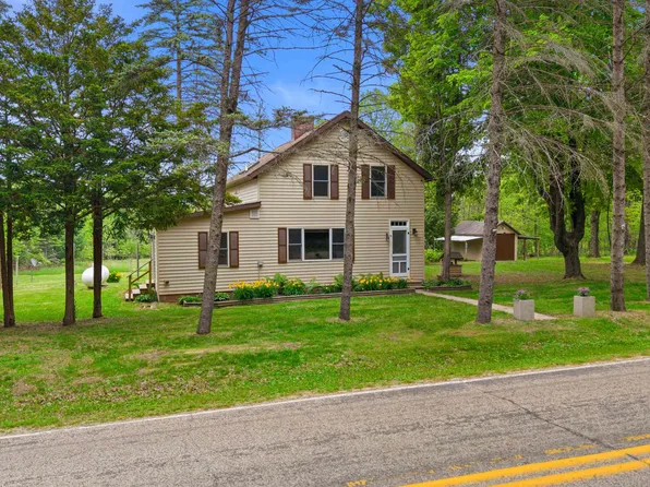 N4614 County Road G, Wild Rose, WI 54984
