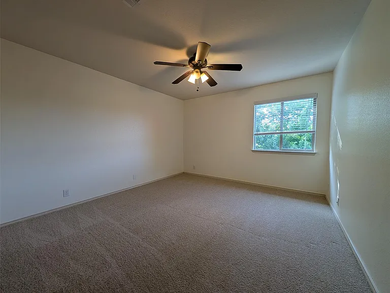 1602 Westmeadow Trl — Photo 24