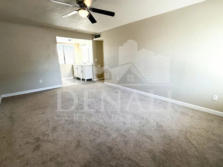 1529 E Edgewater Dr — Photo 11