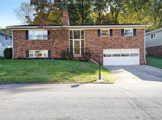 834 Whispering Way, South Charleston, WV 25303
