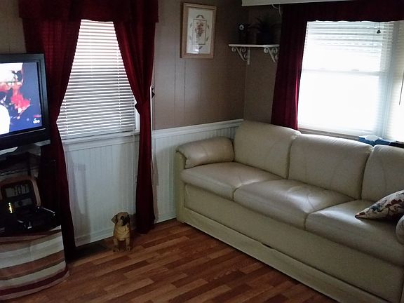3rd image of 164 Munson Dr