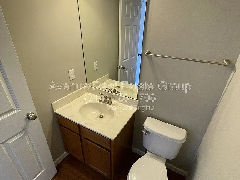 5533 Emerald Place Dr — Photo 18