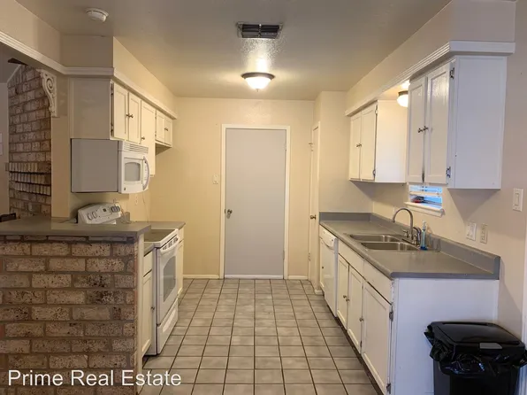 814 Saint Peter St, Corpus Christi, TX 78418