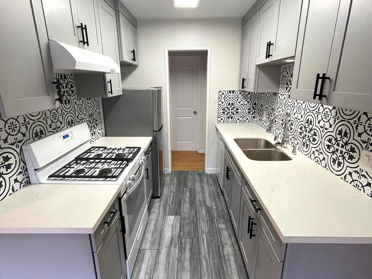 279 Temple Ave — Photo 1