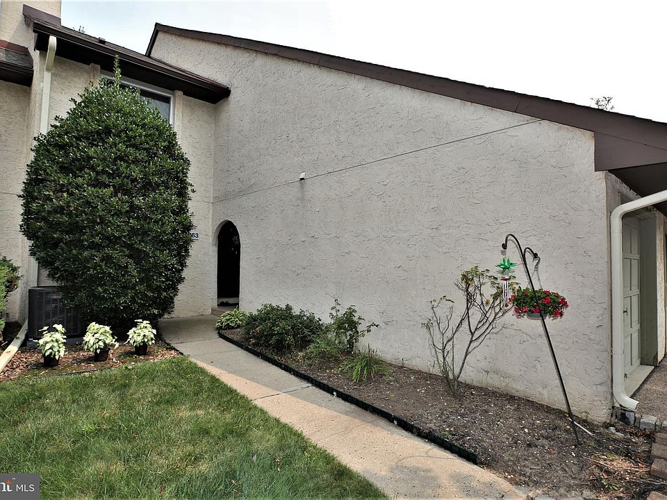1st image of 163 Thoreau Dr