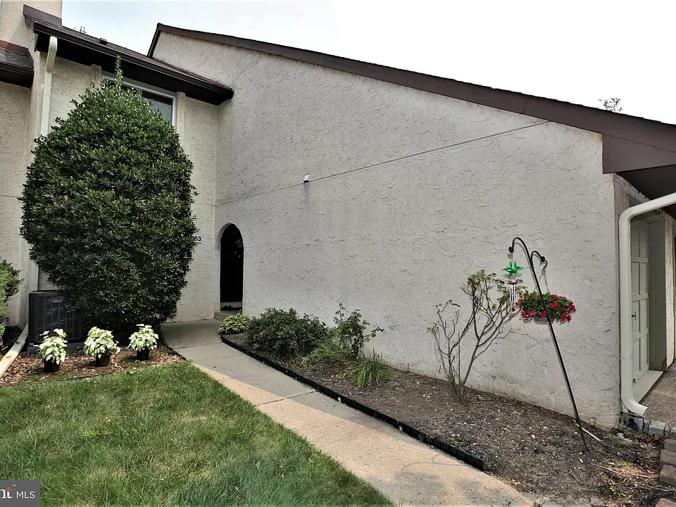 163 Thoreau Dr