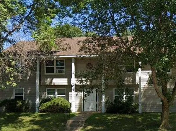3218 Oak Knoll Dr #1, Eau Claire, WI 54701