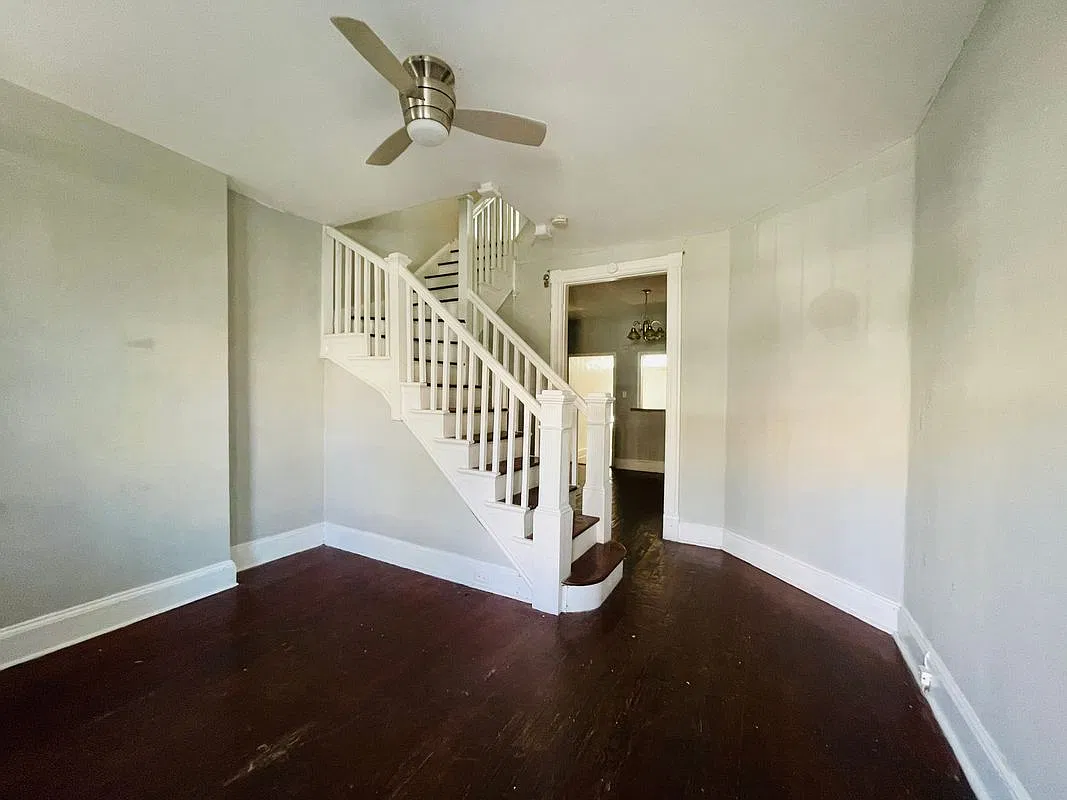 3 bed, 1.0 bath, 1260 sqft, $1,500 — Photo 2