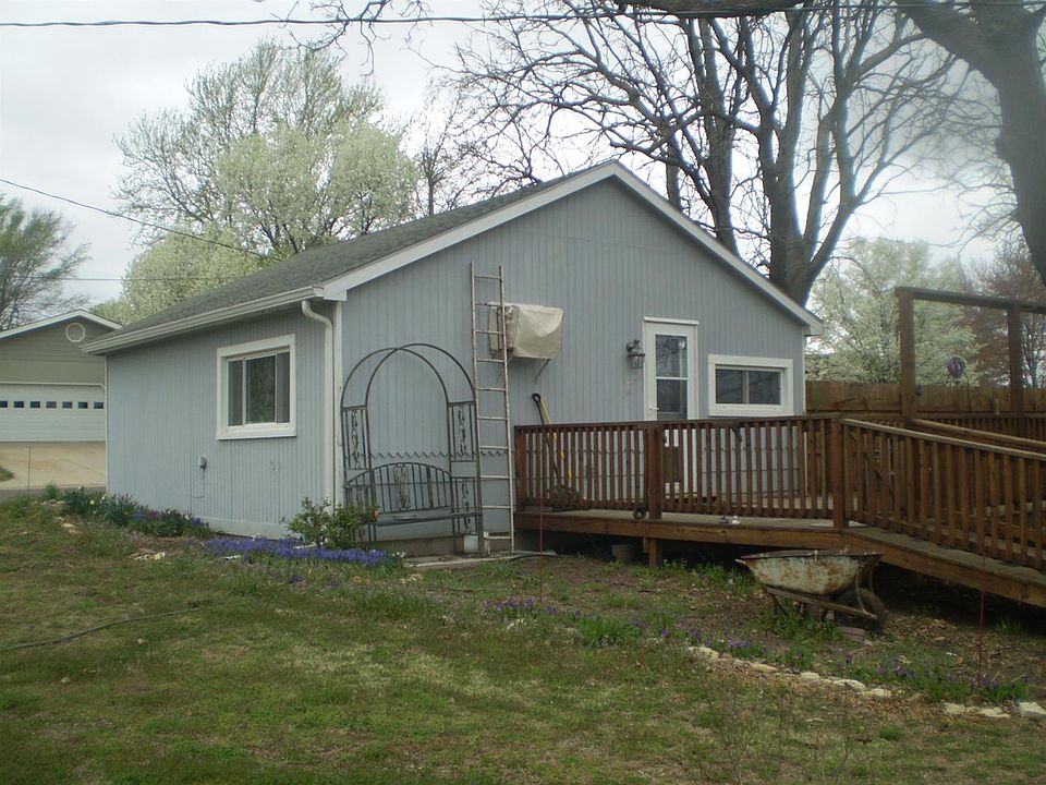 1st image of 515 NE 14th St