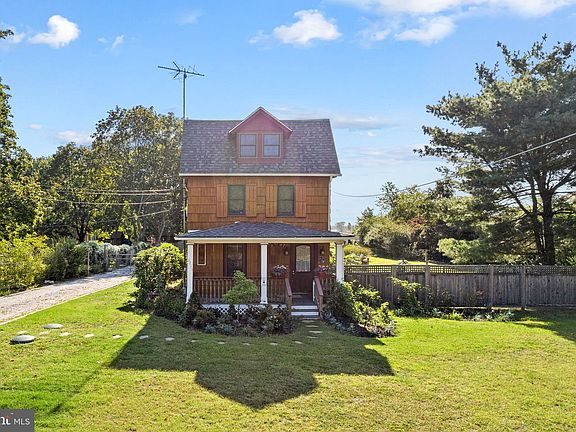 4th image of 3715 S Main Rd