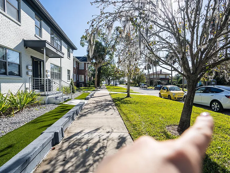 2160 Riverside Ave #7 — Photo 42