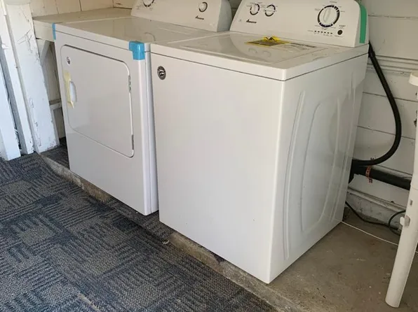 725 Lyndon St, Monterey, CA 93940