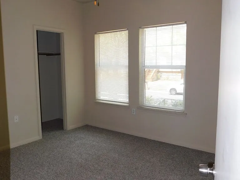 1811 Maple Ave — Photo 10
