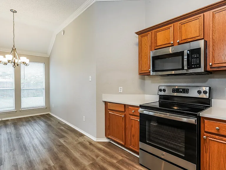 926 Pheasant Dr — Photo 8