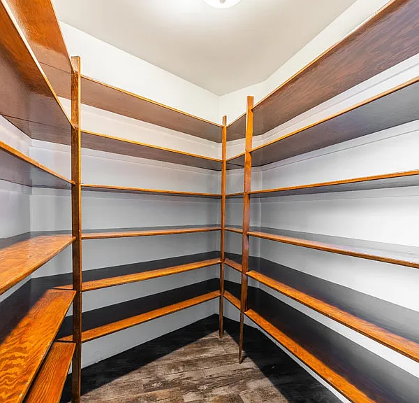 Walk in pantry.