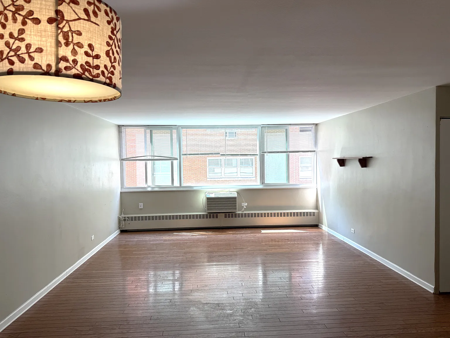 1516 Hinman Ave — Photo 4