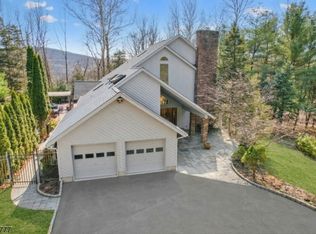 15 Mountain Spring Dr, Sparta Twp., NJ 07871