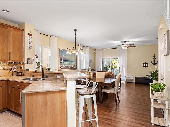 2nd image of 5741 Isles Cir