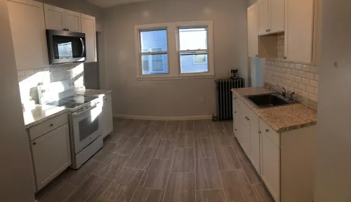 91 Seymour Ave Photo 1