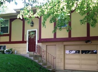 2308 Cougar Rd, Saint Joseph, MO 64506