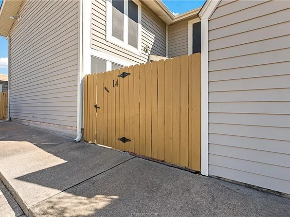 2101 Barak Ln APT 14, Bryan, TX 77802
