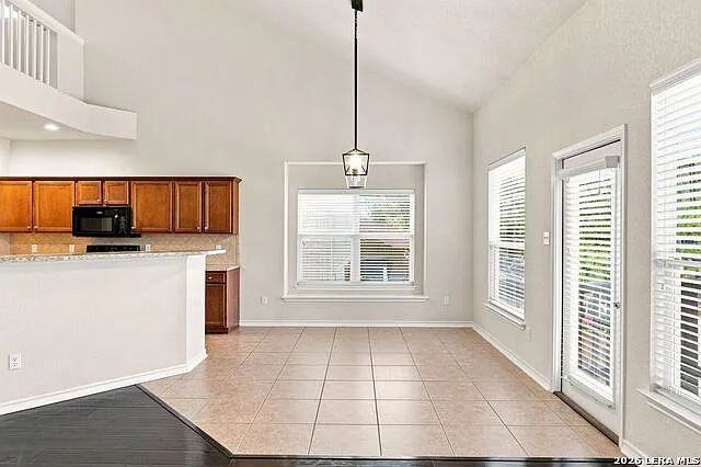 23043 Airedale Ln — Photo 9