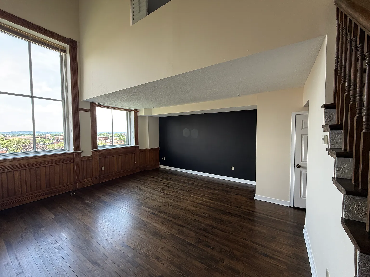2 bed, 1.5 bath, 1493 sqft, $1,895 — Photo 2