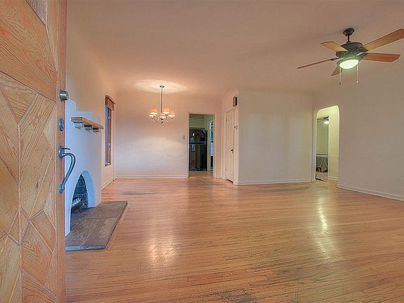 3rd image of 1207 Escalante St