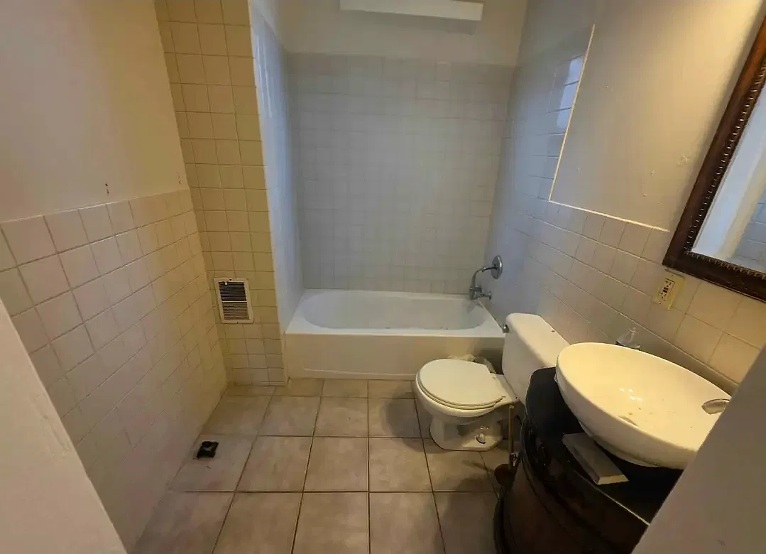3 bed, $2,300 — Photo 1
