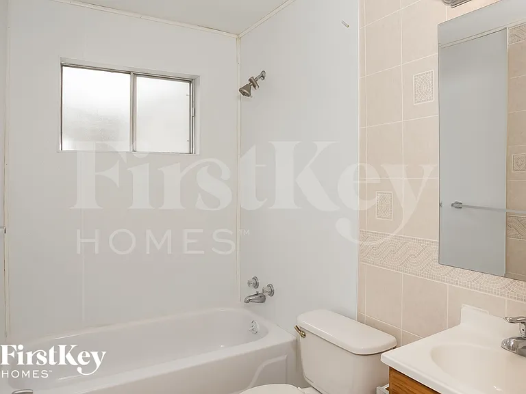 1290 Washington St — Photo 14