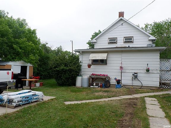 2nd image of 123 5th Ave W