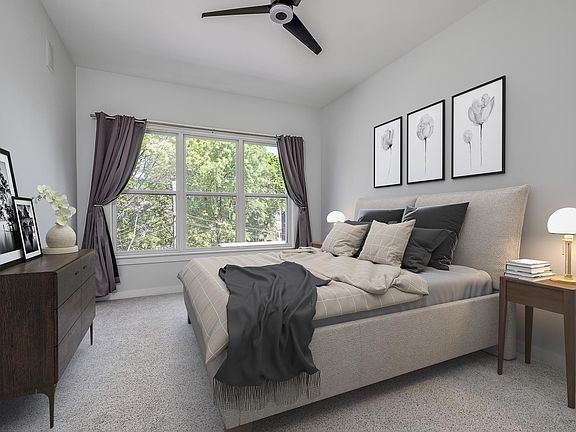 Spacious Bedroom with Walk-in Closet