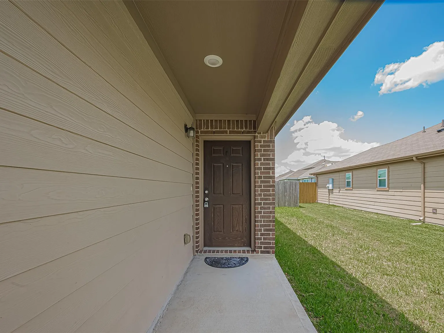 3 bed, 2.0 bath, 1459 sqft, $1,950 — Photo 3