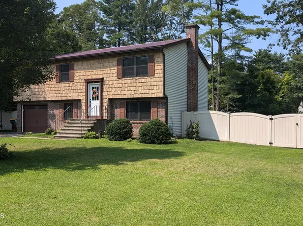 32 Zenas Drive, Queensbury, NY 12804