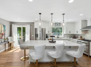 5025 Valley View Rd, Edina, MN 55436