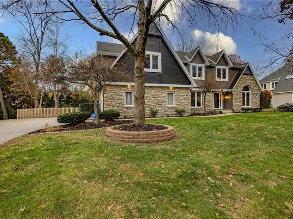 3205 W 130th St, Leawood, KS 66209
