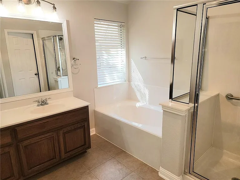2833 Checker Dr — Photo 13