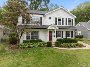 827 Yosemite Dr, Saint Louis, MO 63122