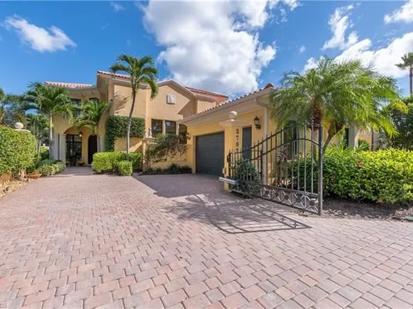 2702 Medallist Ln, Naples, FL 34109