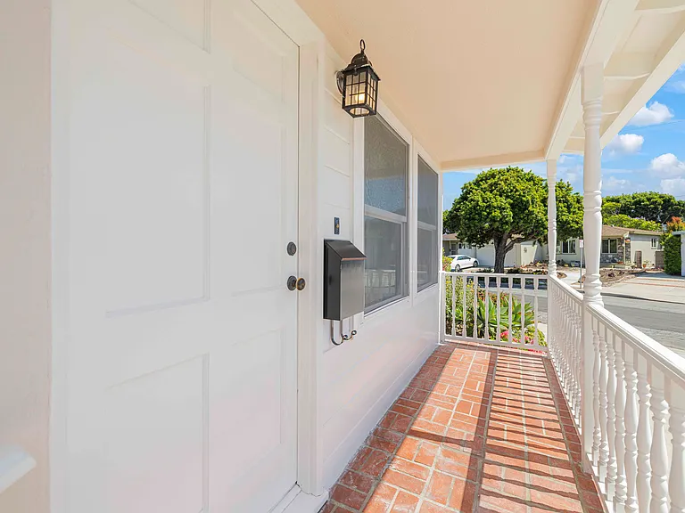 22826 Marjorie Ave — Photo 2