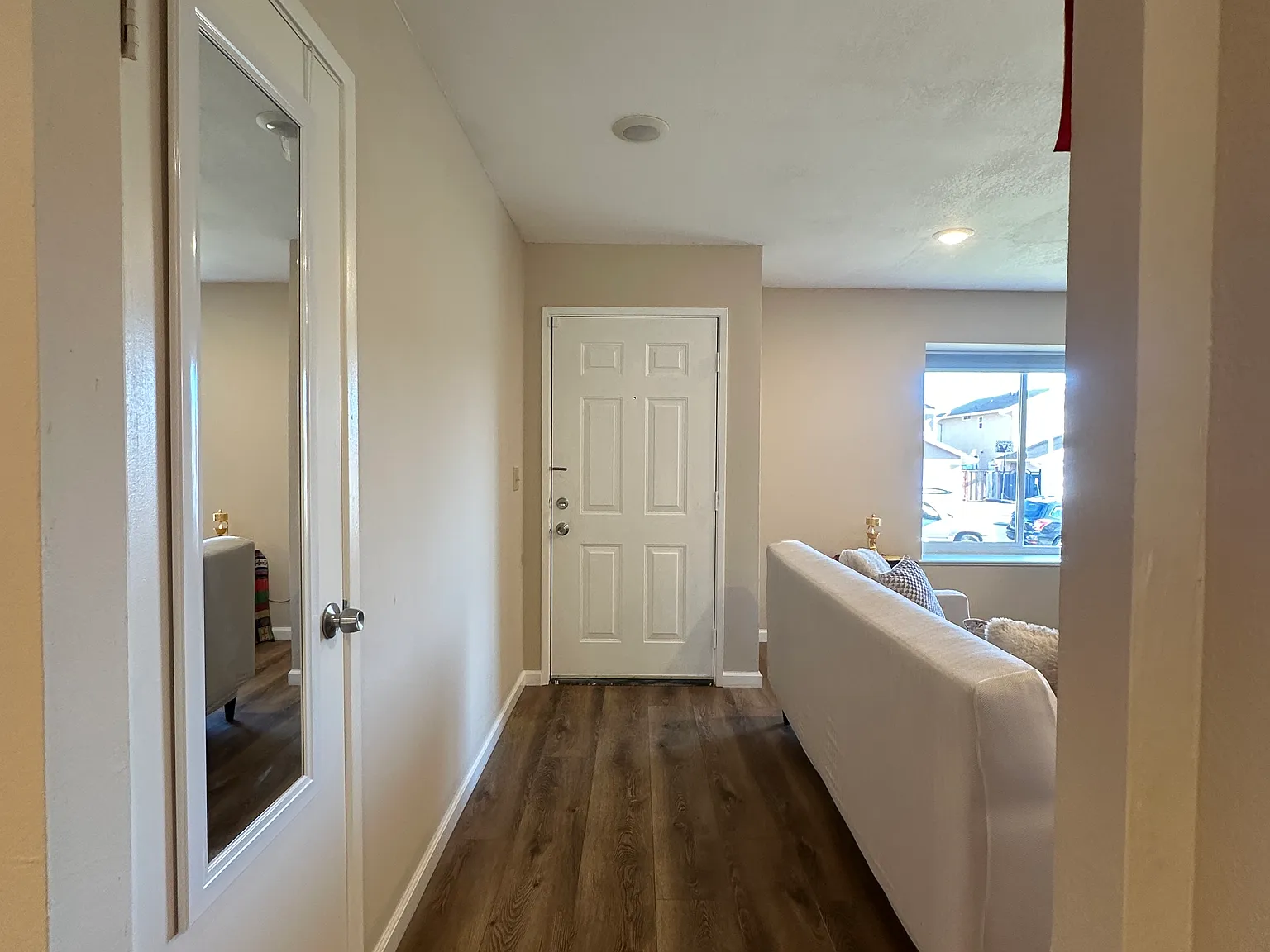4 bed, 1452 sqft, $4,150 — Photo 3