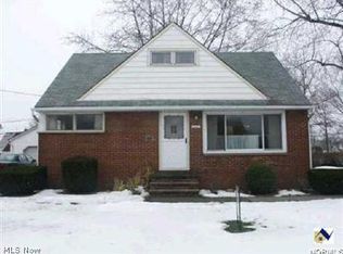 21371 Carol Dr, Cleveland, OH 44119