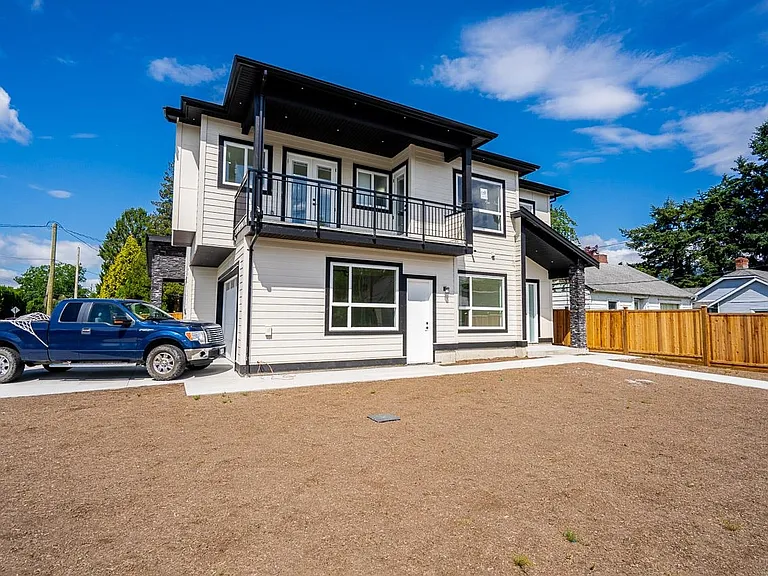 45945 Lewis Ave #UPPER B — Photo 1