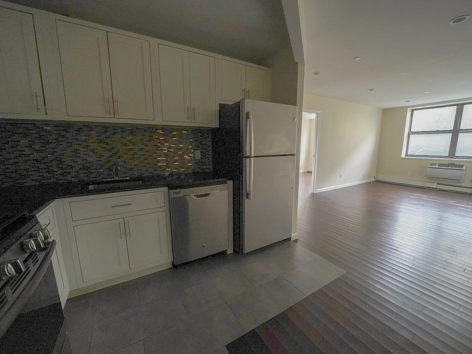 45 Hinckley Place — Photo 3