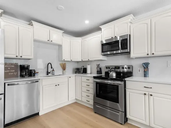 3255 Florida Blvd, Palm Beach Gardens, FL 33410