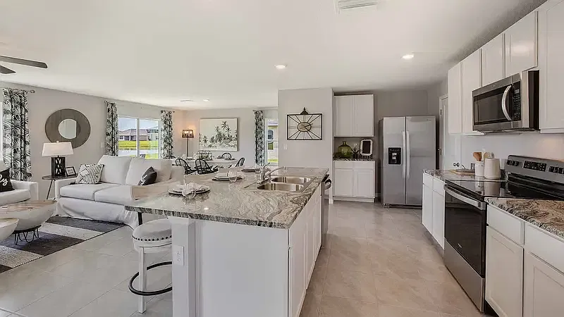 4 bed, 2.0 bath, 2000 sqft, $2,800 — Photo 3