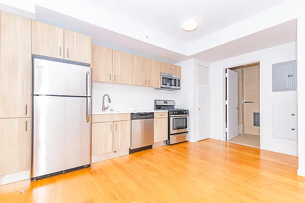 Rented by MySpaceNYC | media 19