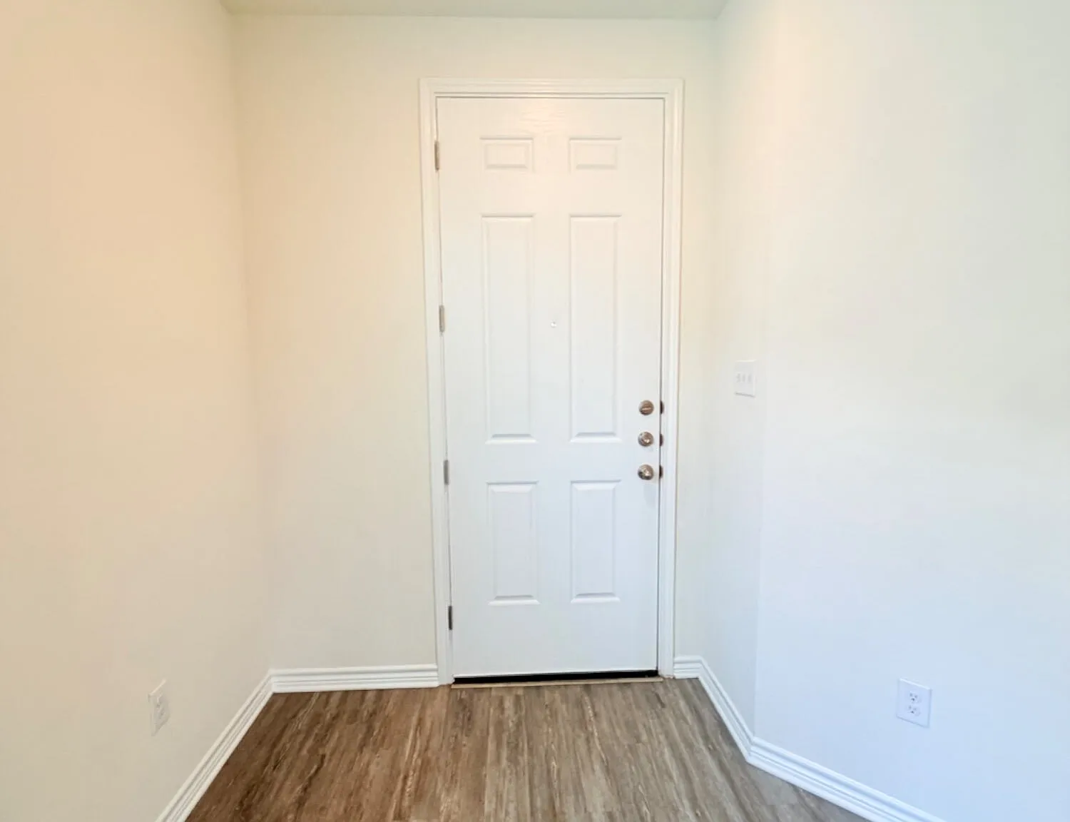 4 bed, 1927 sqft, $2,150 — Photo 4